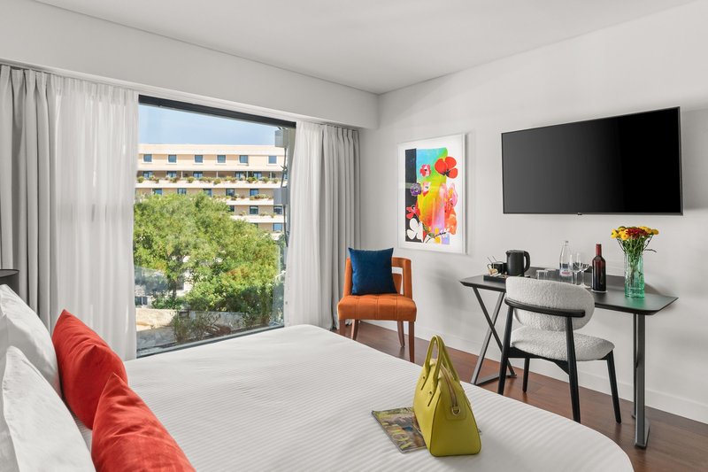 The Athenaeum Luxury Hotel 9