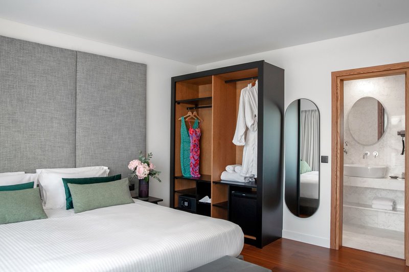 The Athenaeum Luxury Hotel 11