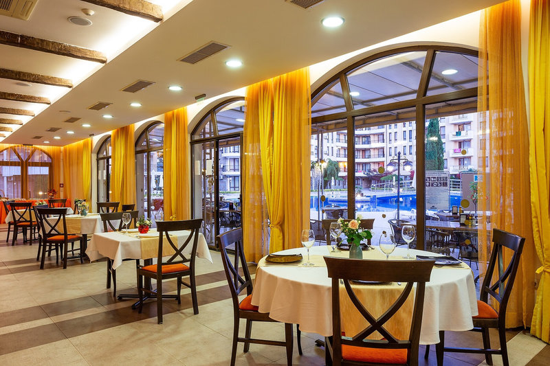 Royal Sun Holiday Complex 9