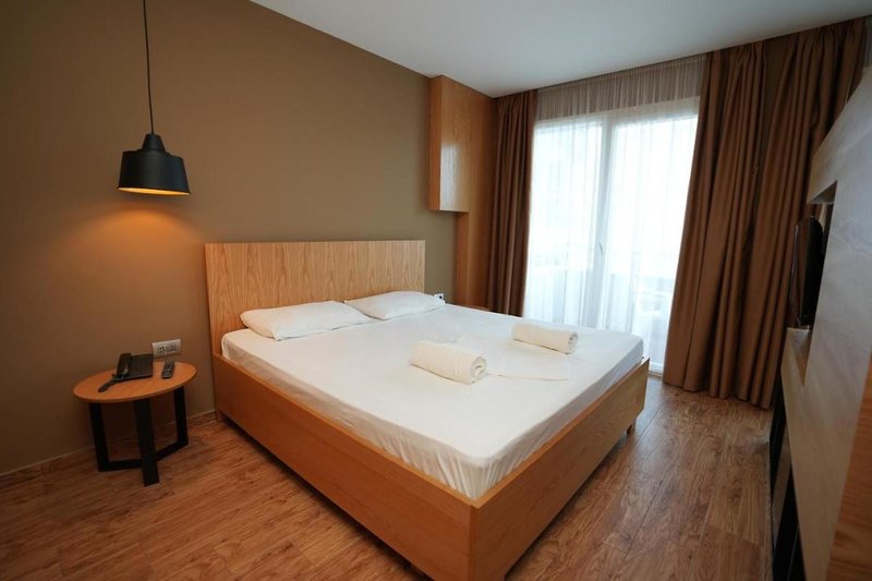 Alvin Comfort Hotel 11