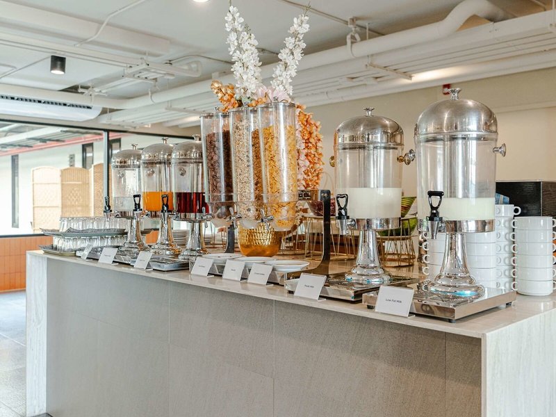 SimpleStay Chatuchak, SureStay Collection by Best Western 8