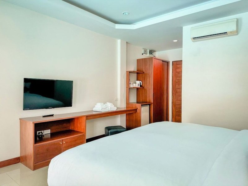 XAYA Pool Access Resort 6