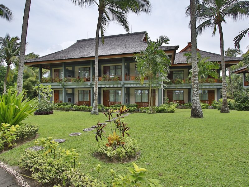 The Jayakarta Lombok Beach Resort & Spa 4