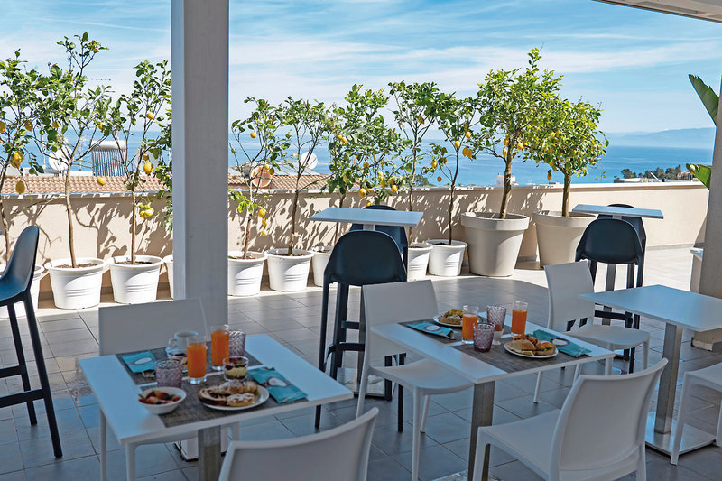 Middle Town Palace Tropea 1