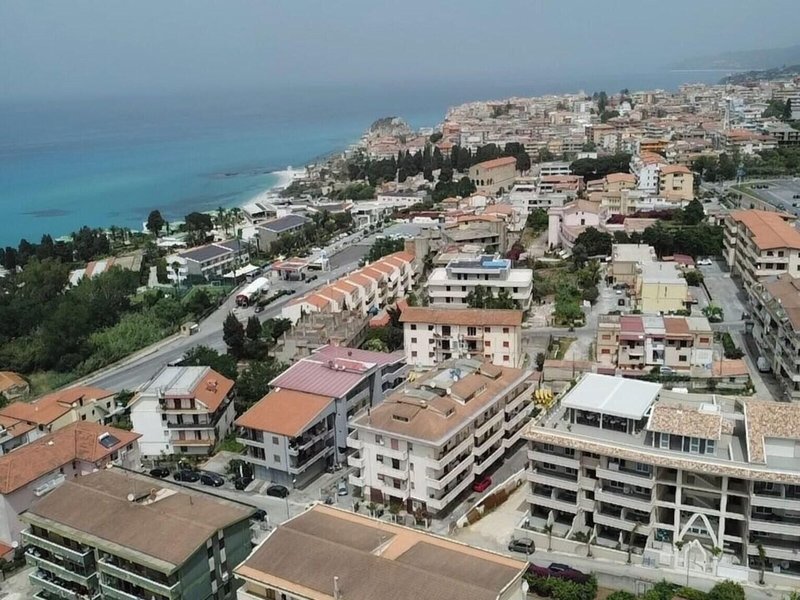 Middle Town Palace Tropea 2