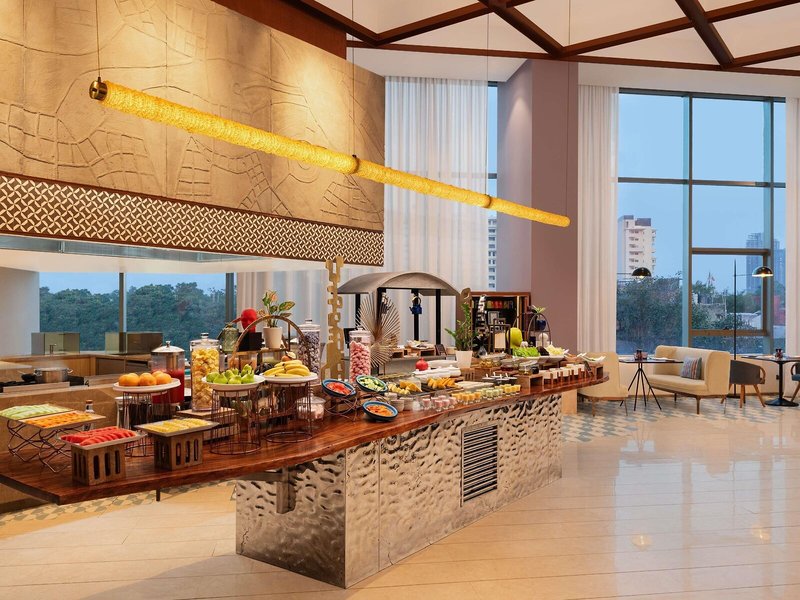 Novotel New Delhi City Centre 12