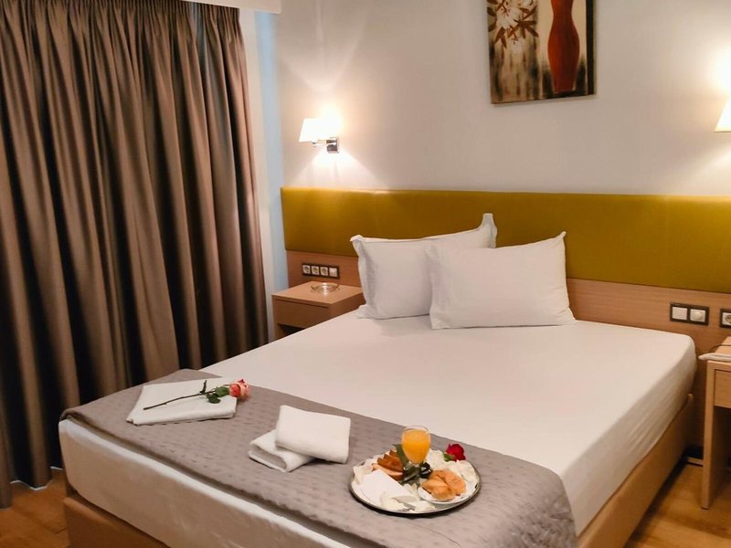 Athens City 18 - Room Example