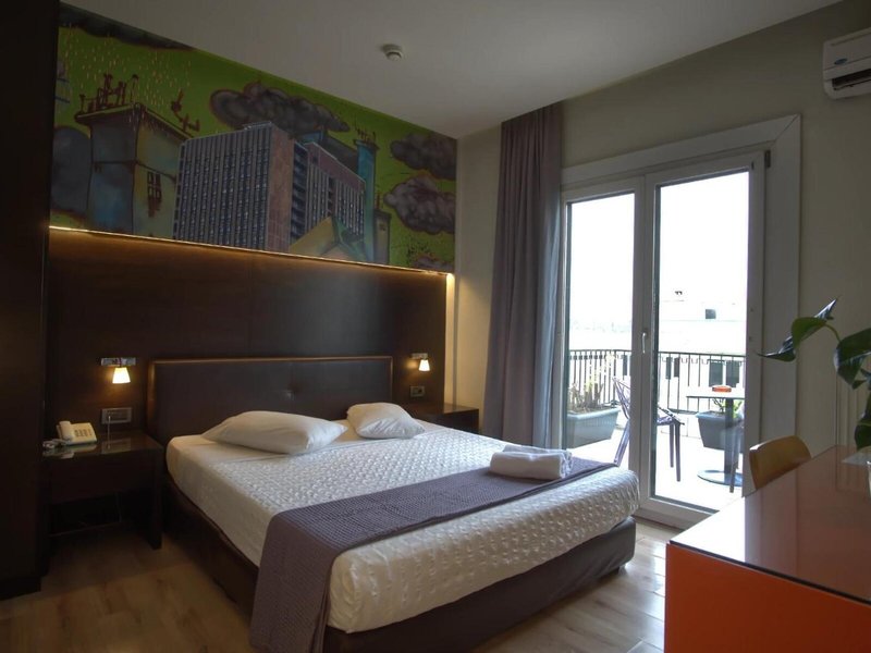 Athens City 21 - Room Example