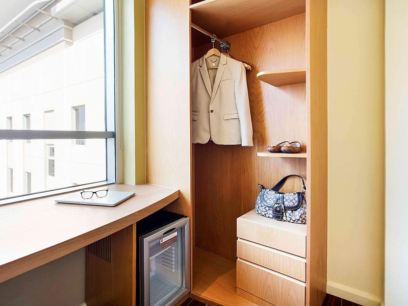 ibis Dubai Mall of the Emirates 24