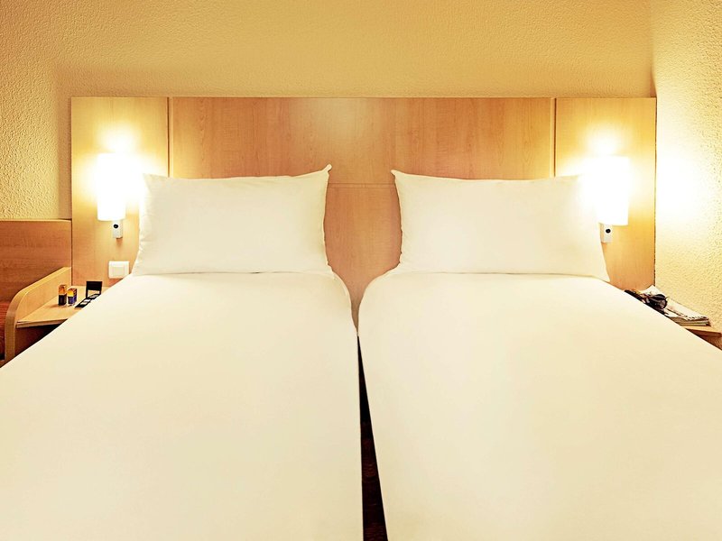 ibis Dubai Mall of the Emirates 34