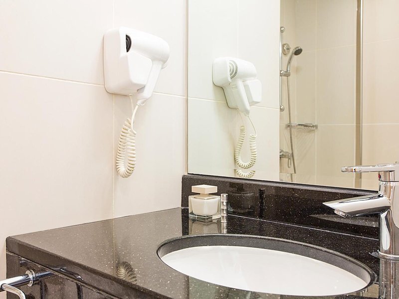 ibis Dubai Mall of the Emirates 36