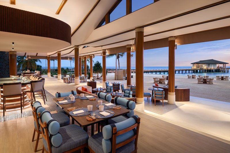 Centara Grand Lagoon Maldives 4