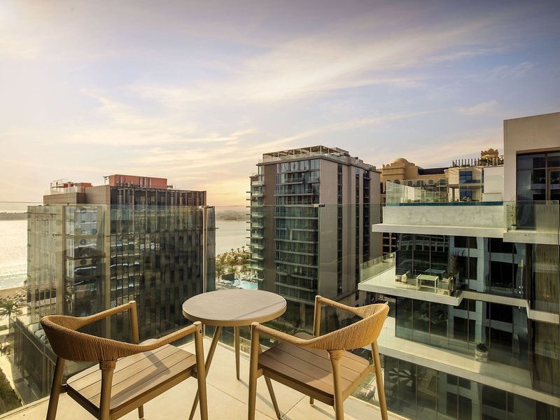 Tumbi Hotel Dubai The Palm, Tapestry Collection by Hilton 3