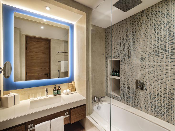 Tumbi West Palm Beach Hotel Dubai, Tapestry Collection by Hilton 7