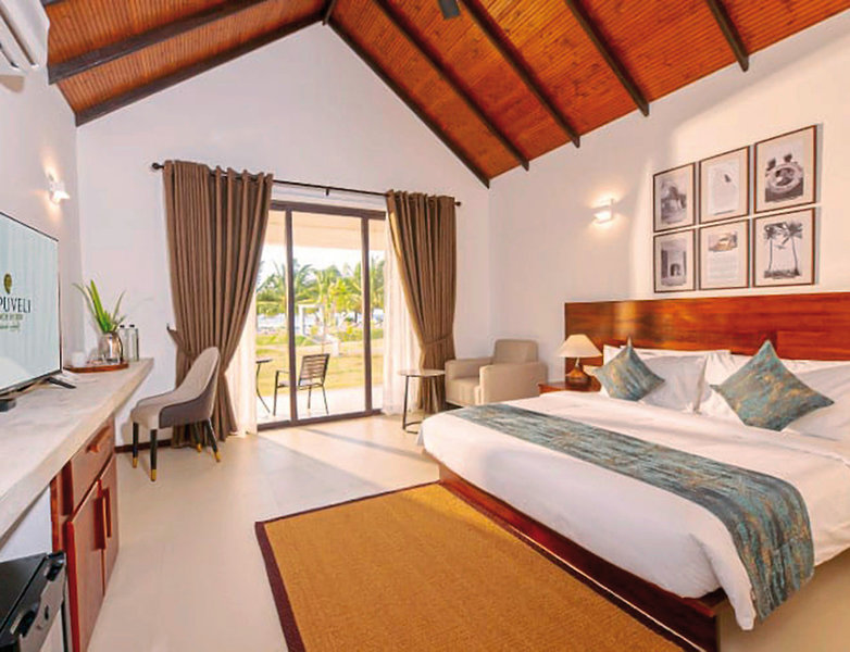 Uppuveli Beach by DSK 13