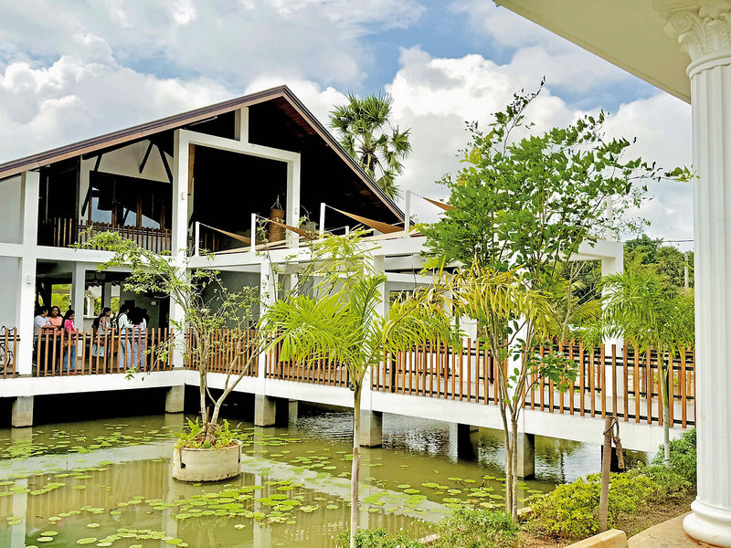 Uppuveli Beach by DSK 5