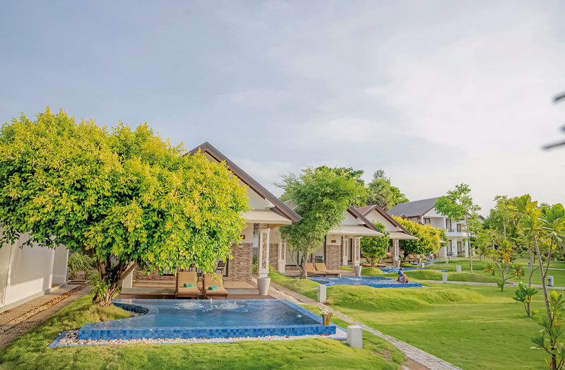 Uppuveli Beach by DSK 6