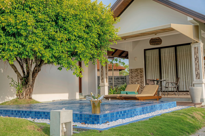 Uppuveli Beach by DSK 7