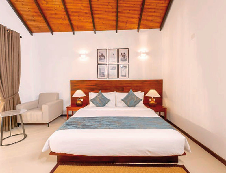 Uppuveli Beach by DSK 8