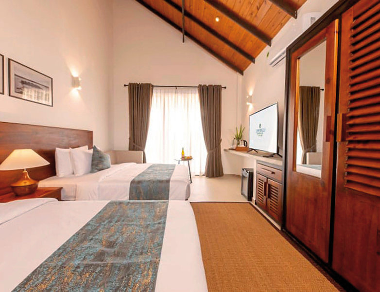 Uppuveli Beach by DSK 11