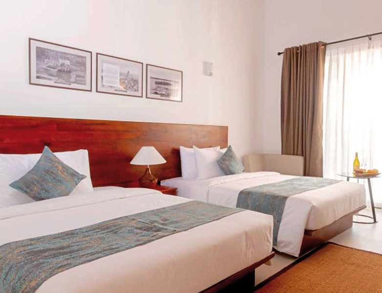 Uppuveli Beach by DSK 14