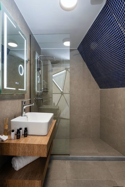 Emerald Oasis Glampotel by Azul Collection 32