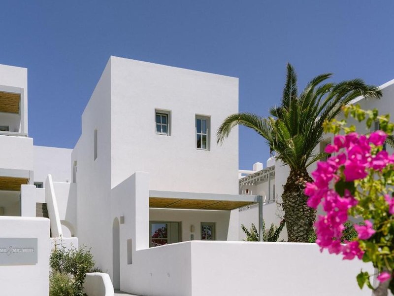 Mr & Mrs White Paros Suites & More 1