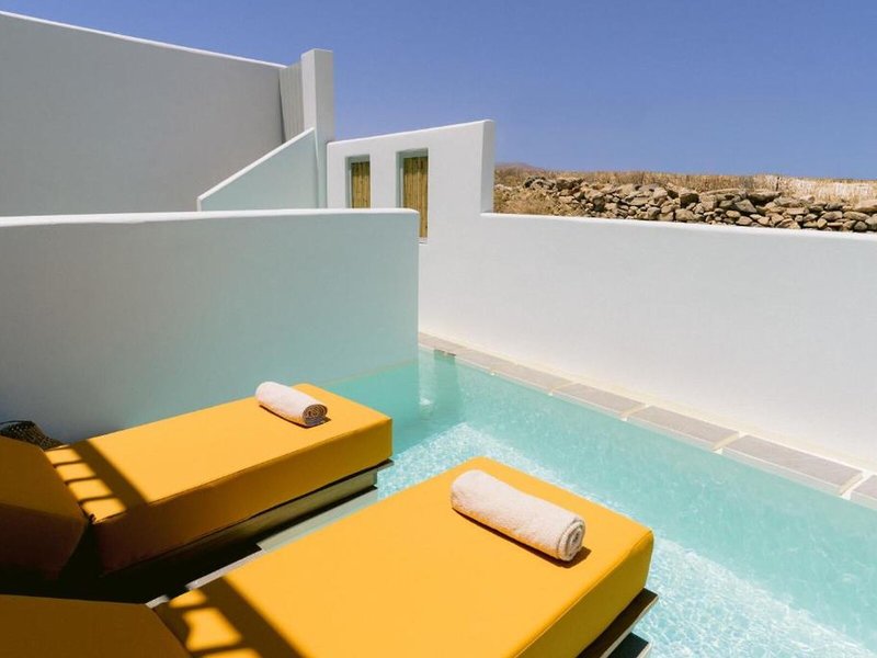 Mr & Mrs White Paros Suites & More 4