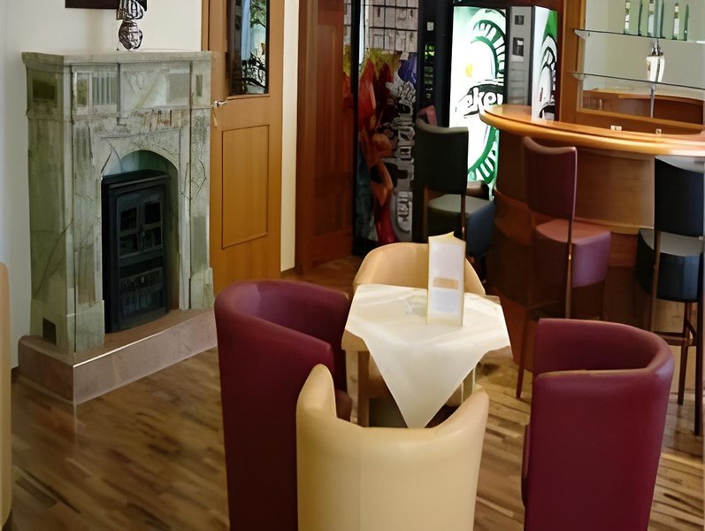 Alexandra Hotel 1