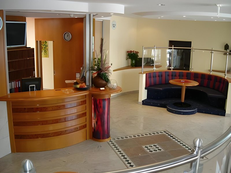 Alexandra Hotel 4
