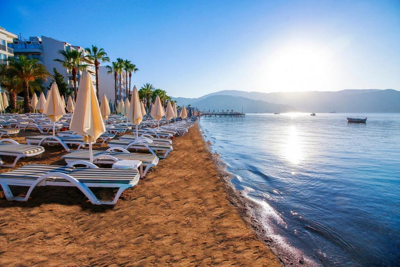 Aurasia Beach Hotel 3