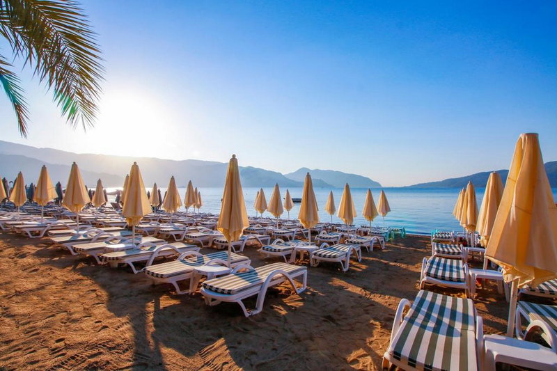 Aurasia Beach Hotel 4