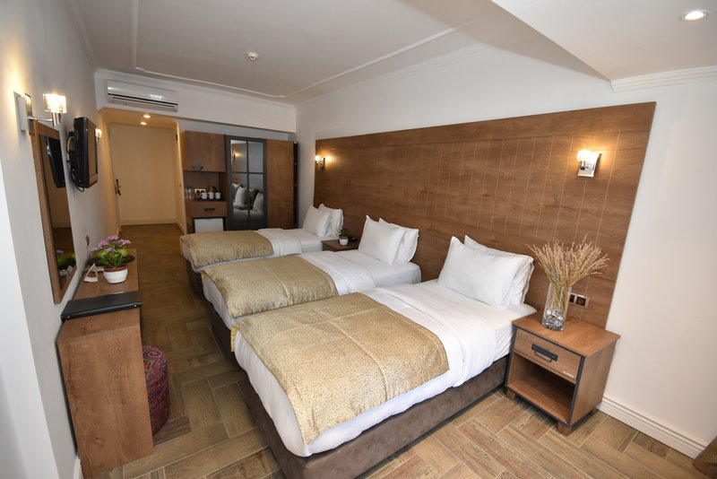 Aurasia Beach Hotel 9