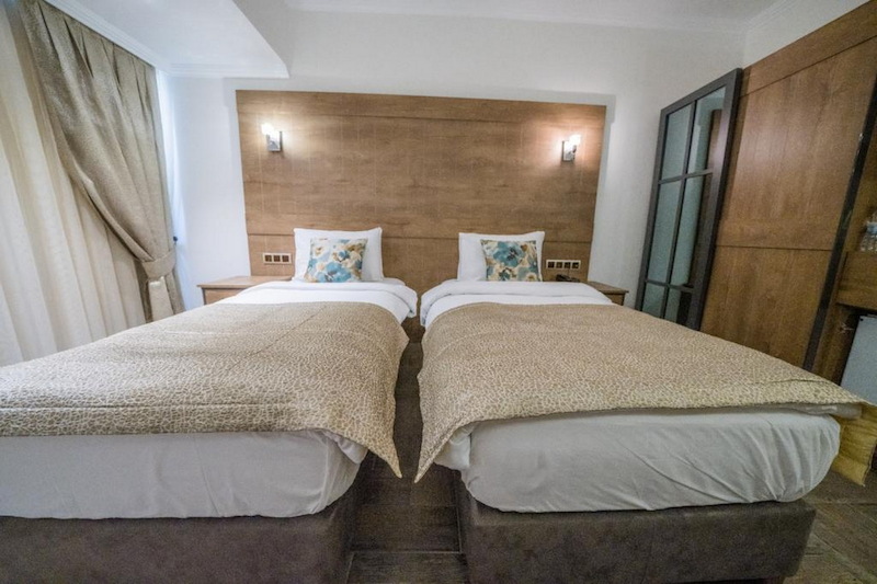 Aurasia Beach Hotel 10