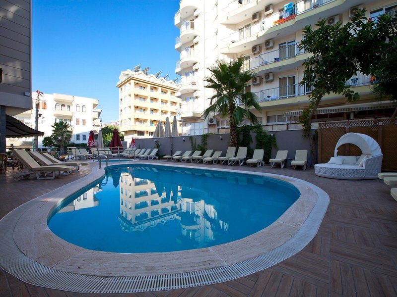 Aurasia Beach Hotel  1