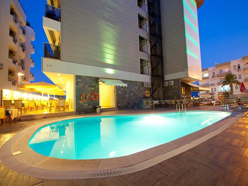 Aurasia Beach Hotel  2