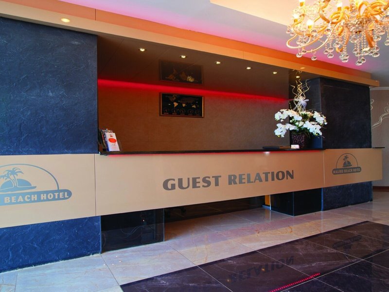 Aurasia Beach Hotel  11