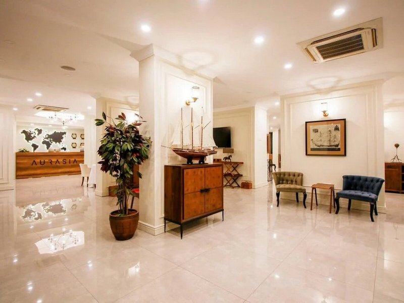 Aurasia Beach Hotel  13