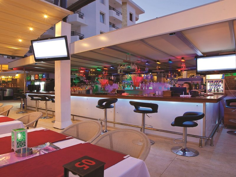 Aurasia Beach Hotel  19
