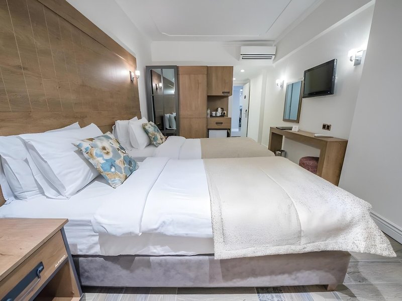 Aurasia Beach Hotel  25