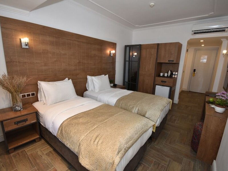Aurasia Beach Hotel  29