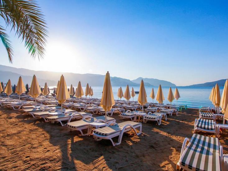 Aurasia Beach Hotel 2