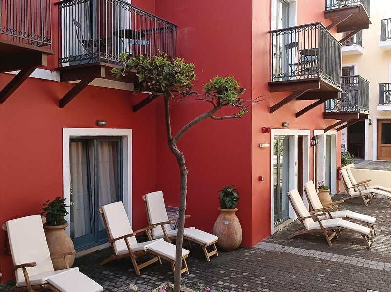 Grecotel Plaza Beach House 10
