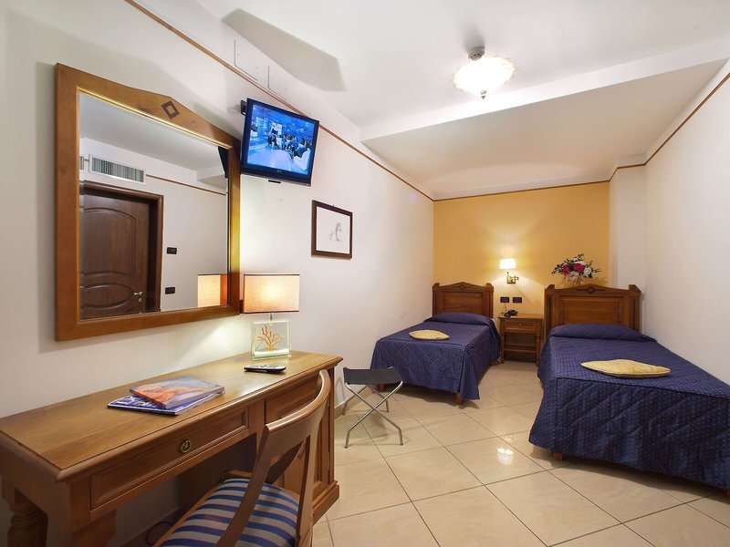 Ulisse Deluxe Hostel 9