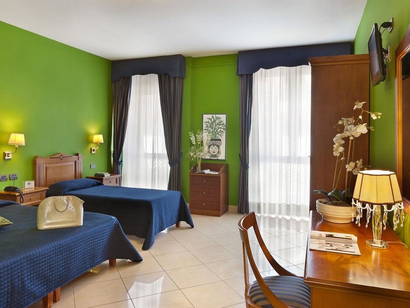 Ulisse Deluxe Hostel 13