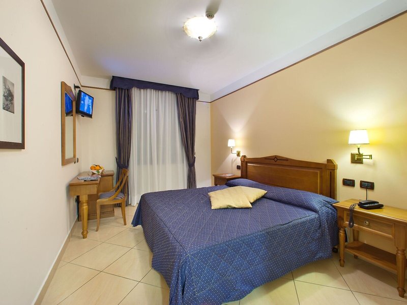 Ulisse Deluxe Hostel 14