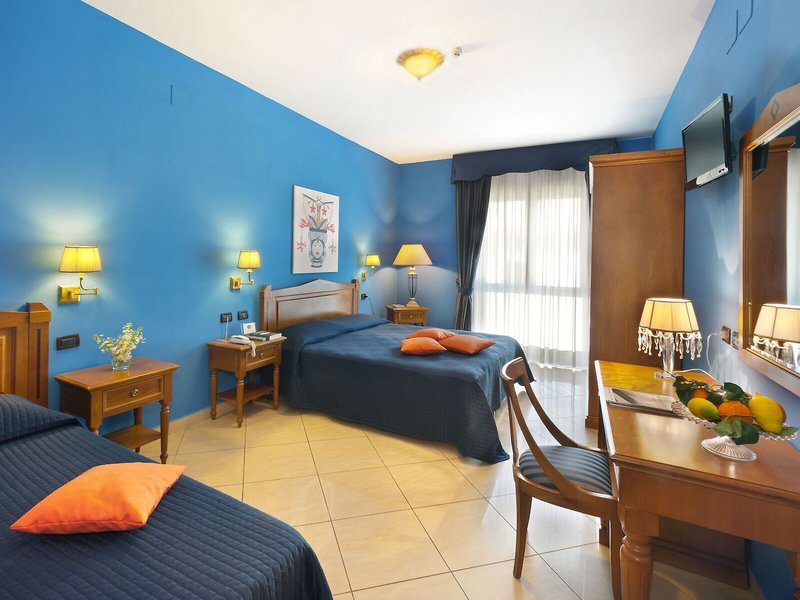 Ulisse Deluxe Hostel 21