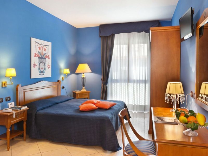 Ulisse Deluxe Hostel 13
