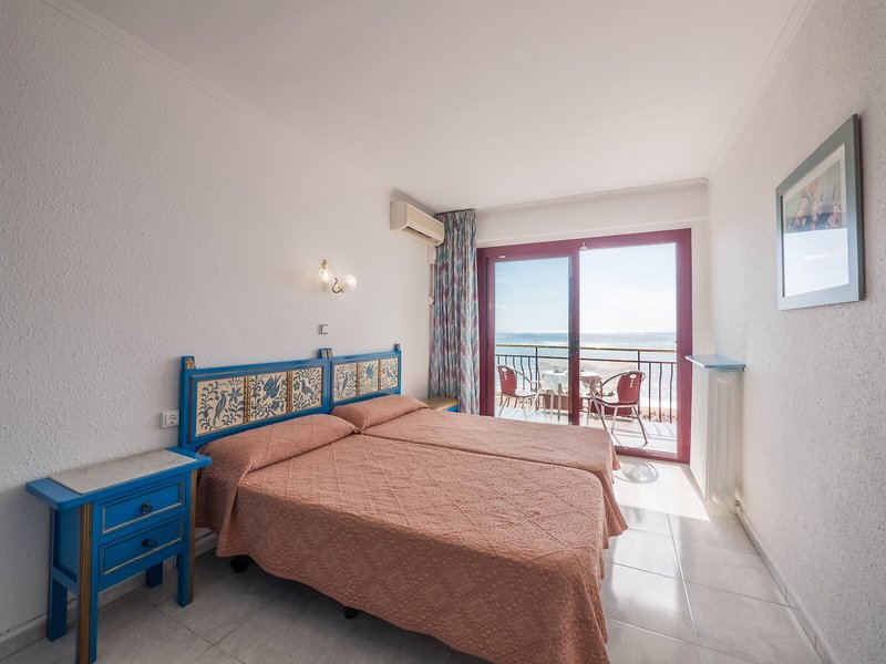 Checkin Garbi Calella 32