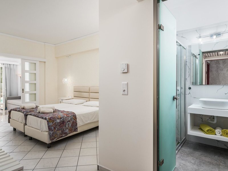 Hydrele Beach & Samian Blue Village 23